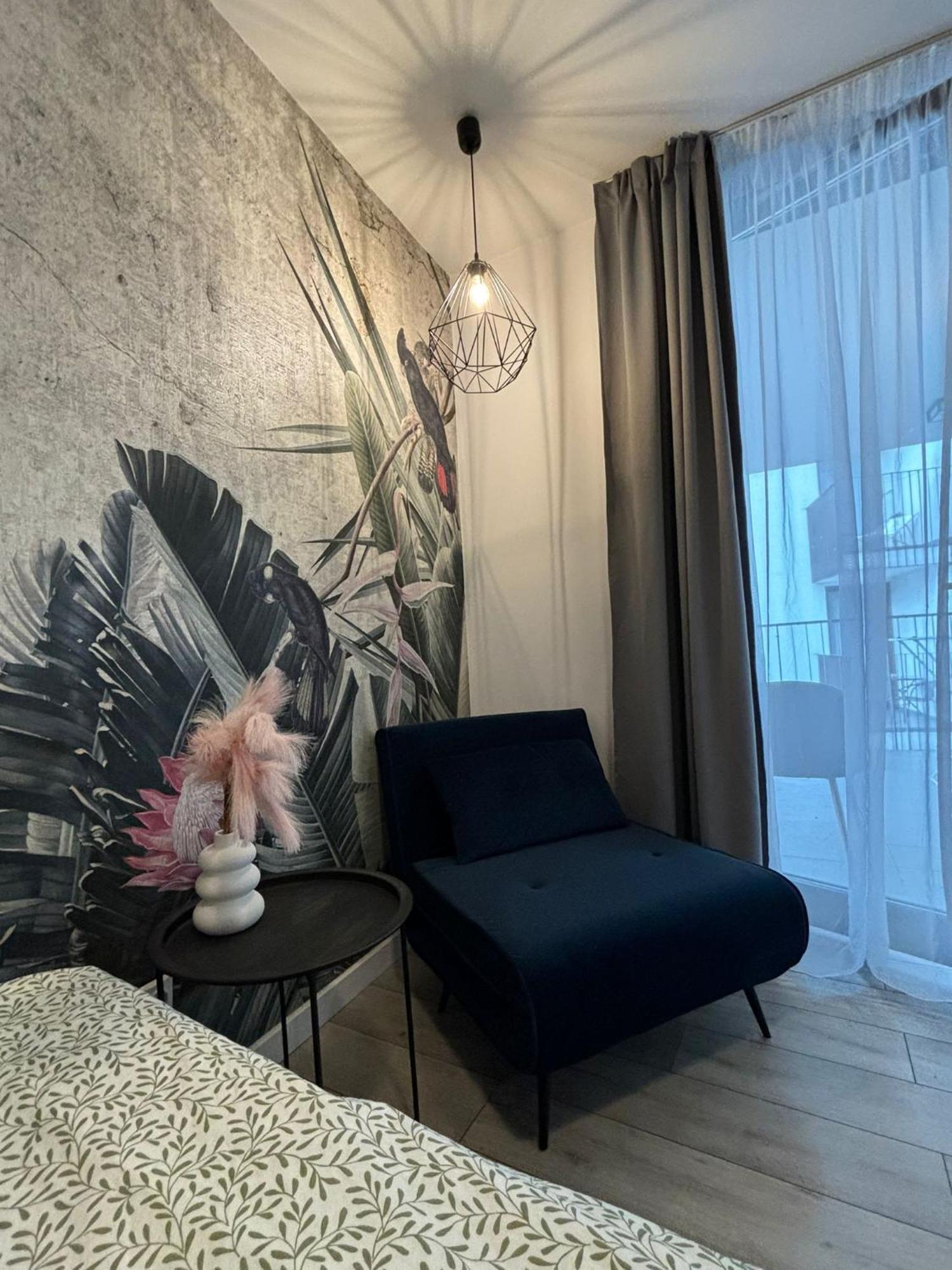 Wow! Paradise Aparthotel Krakow Bagian luar foto
